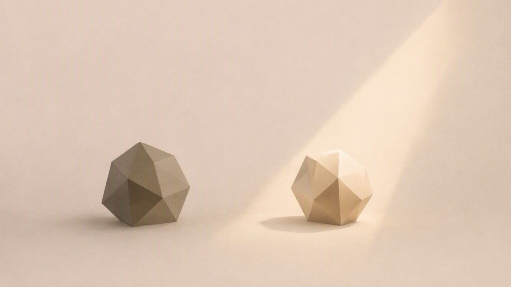 Cómo se fabrica un nombre: dos poliedros geométricos que simbolizan el reconocimiento
